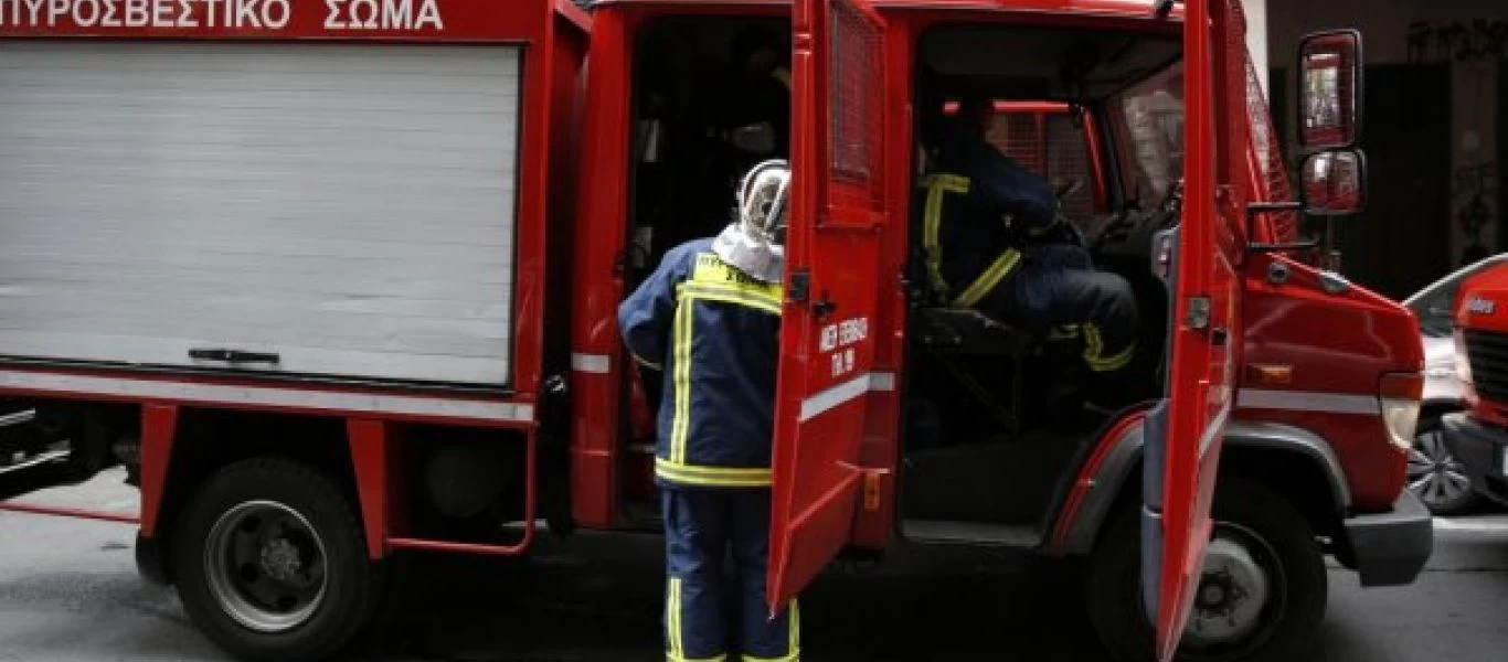 Συναγερμός στη Βουλιαγμένη για έκρηξη σε αυτοκίνητο - Οι Αρχές εξετάζουν την περίπτωση βόμβας